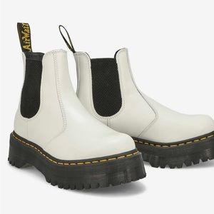 2976 SMOOTH LEATHER PLATFORM CHELSEA BOOTS